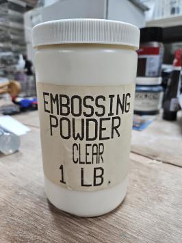 Gebruikt. 1 LB clear embossingpoeder